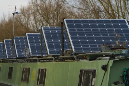 ЄС планує зобов’язати встановлювати сонячні батареї на будівлях